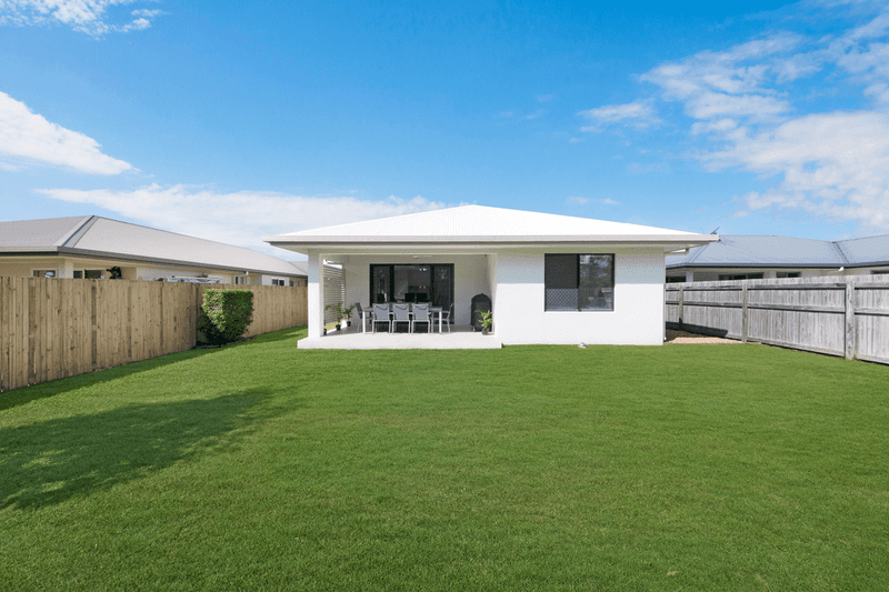 33 Pongamia Parade, MOUNT LOW, QLD 4818