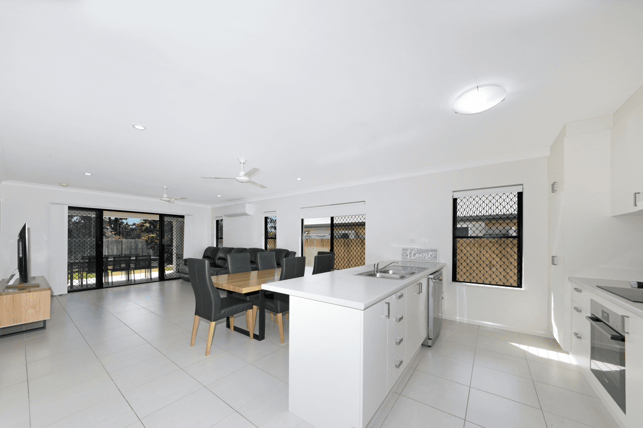 33 Pongamia Parade, MOUNT LOW, QLD 4818