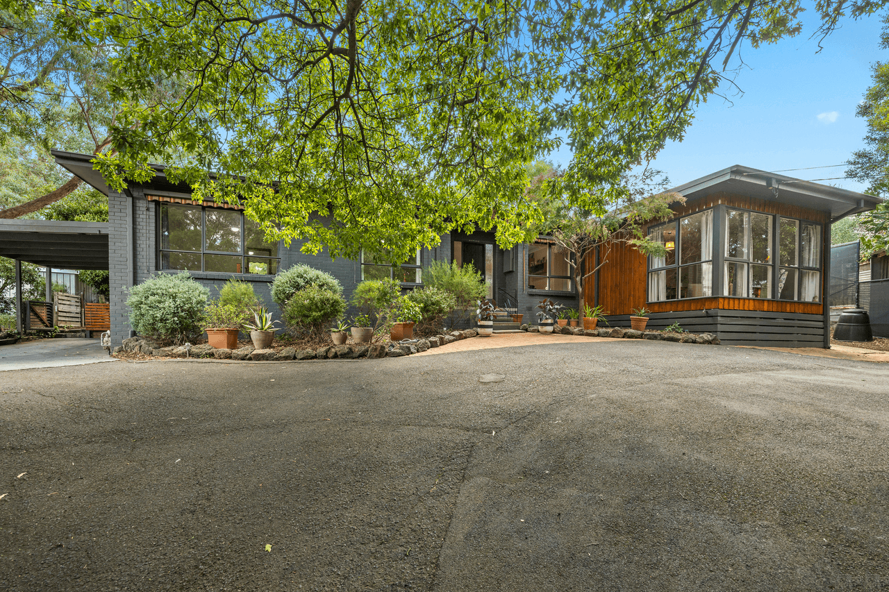 29 Francis Crescent, FERNTREE GULLY, VIC 3156