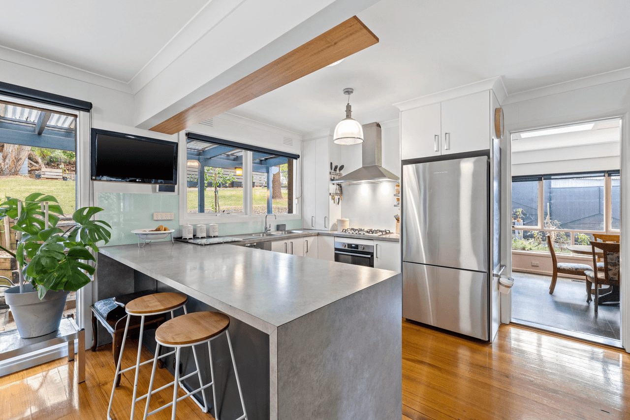 29 Francis Crescent, FERNTREE GULLY, VIC 3156