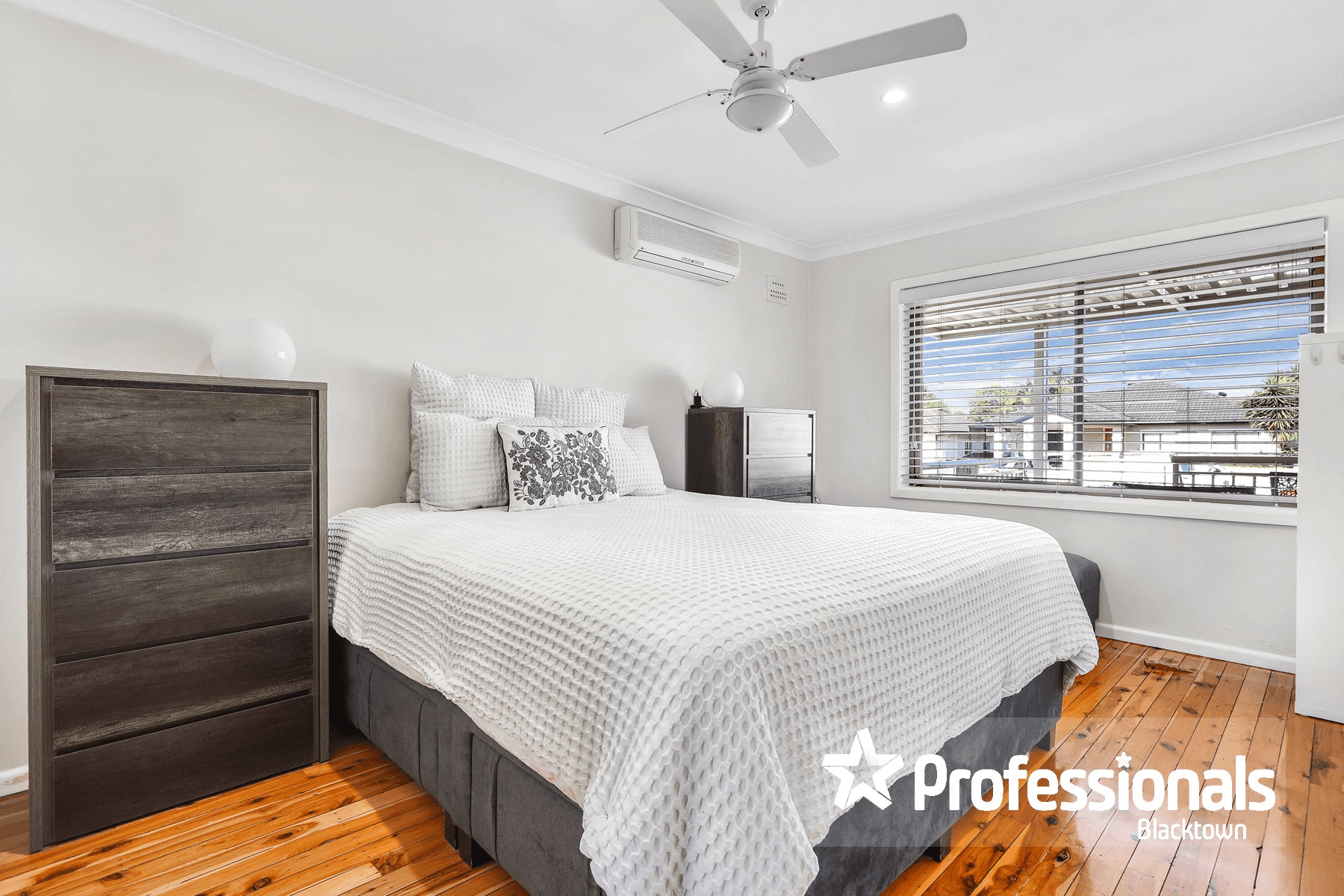 3 Snowdon Crescent, SMITHFIELD, NSW 2164