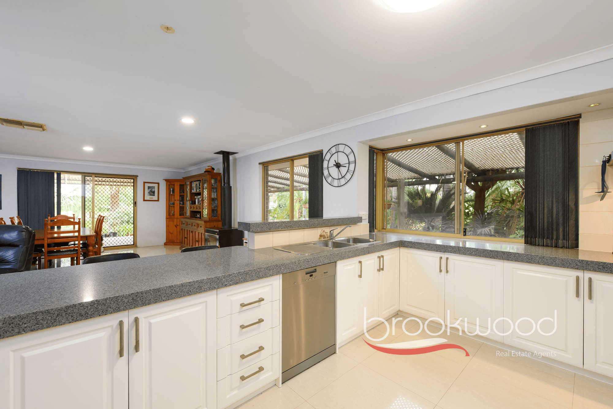 33 Whitehall Road, Hazelmere, WA 6055