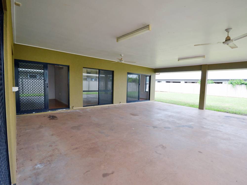 3 Sunbird Ct, Rocky Point, QLD 4874