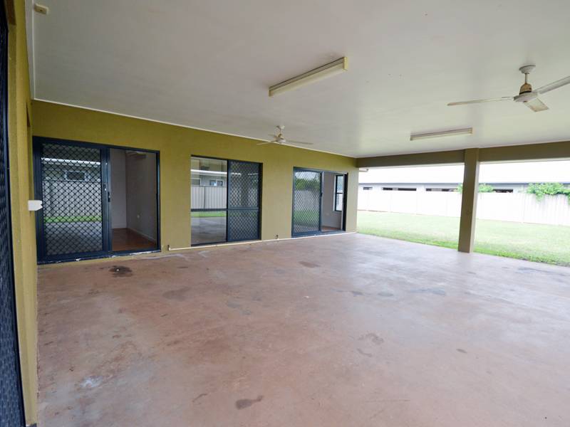 3 Sunbird Ct, Rocky Point, QLD 4874