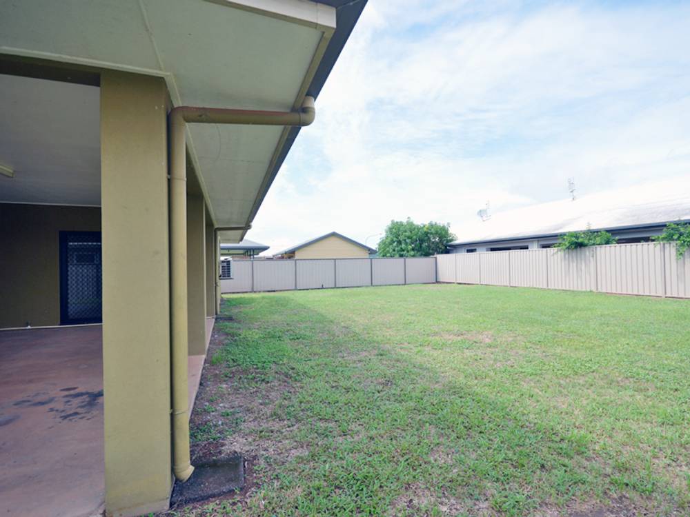 3 Sunbird Ct, Rocky Point, QLD 4874