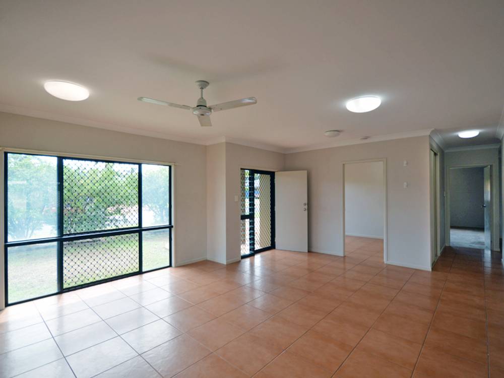 3 Sunbird Ct, Rocky Point, QLD 4874