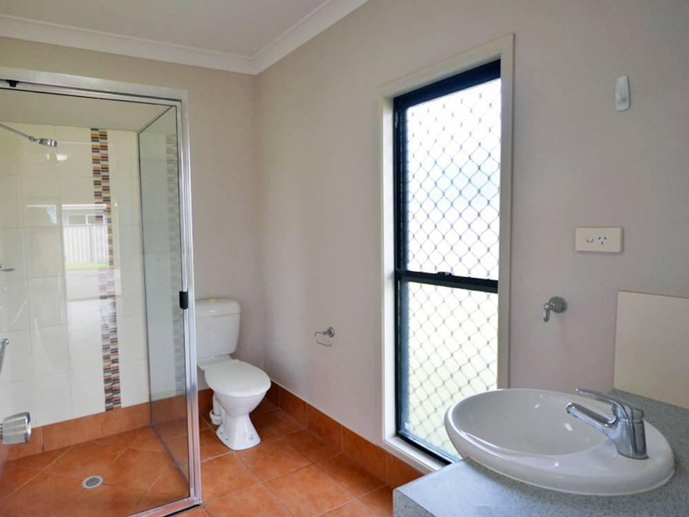 3 Sunbird Ct, Rocky Point, QLD 4874