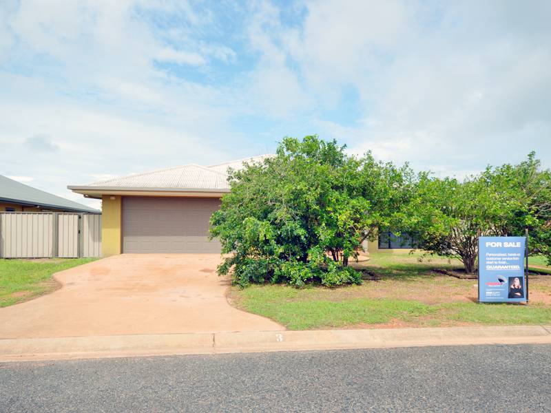 3 Sunbird Ct, Rocky Point, QLD 4874