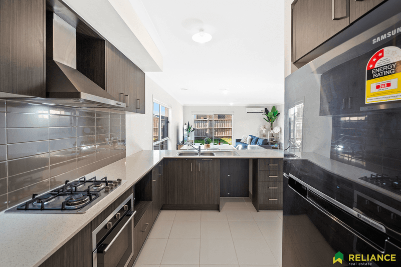 7 Splendour Circuit, Diggers Rest, VIC 3427