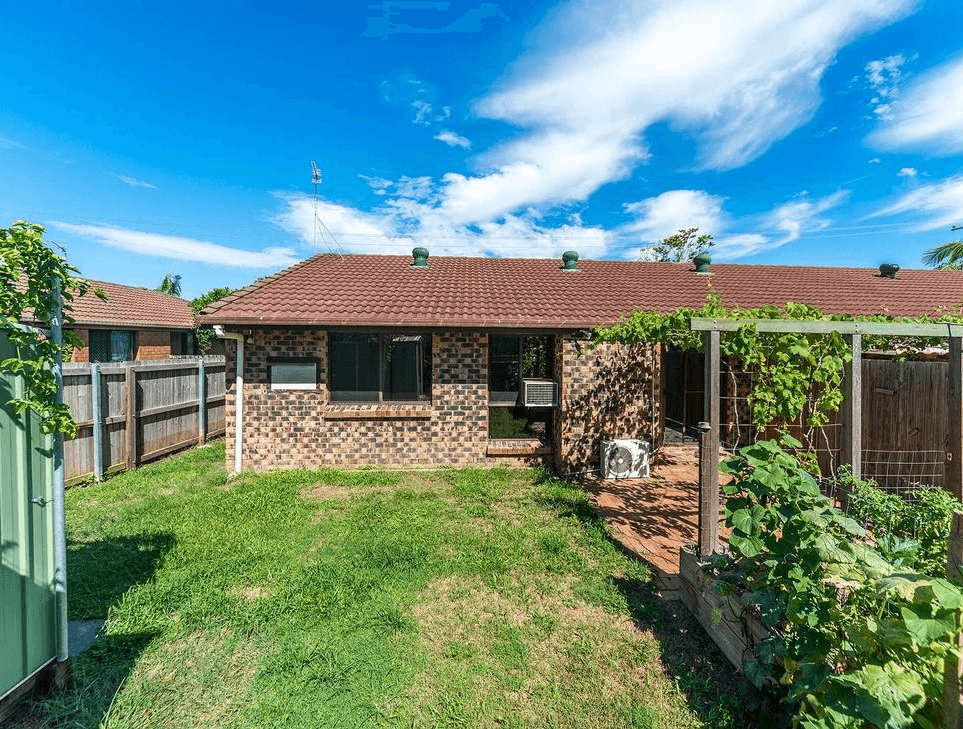 1/204 Olsen Avenue, ARUNDEL, QLD 4214