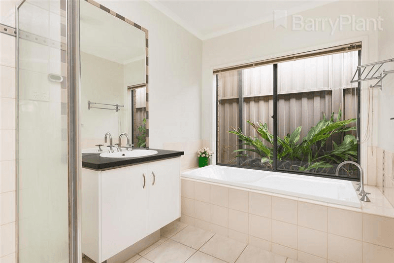 9 Gianluca Avenue, Keysborough, VIC 3173