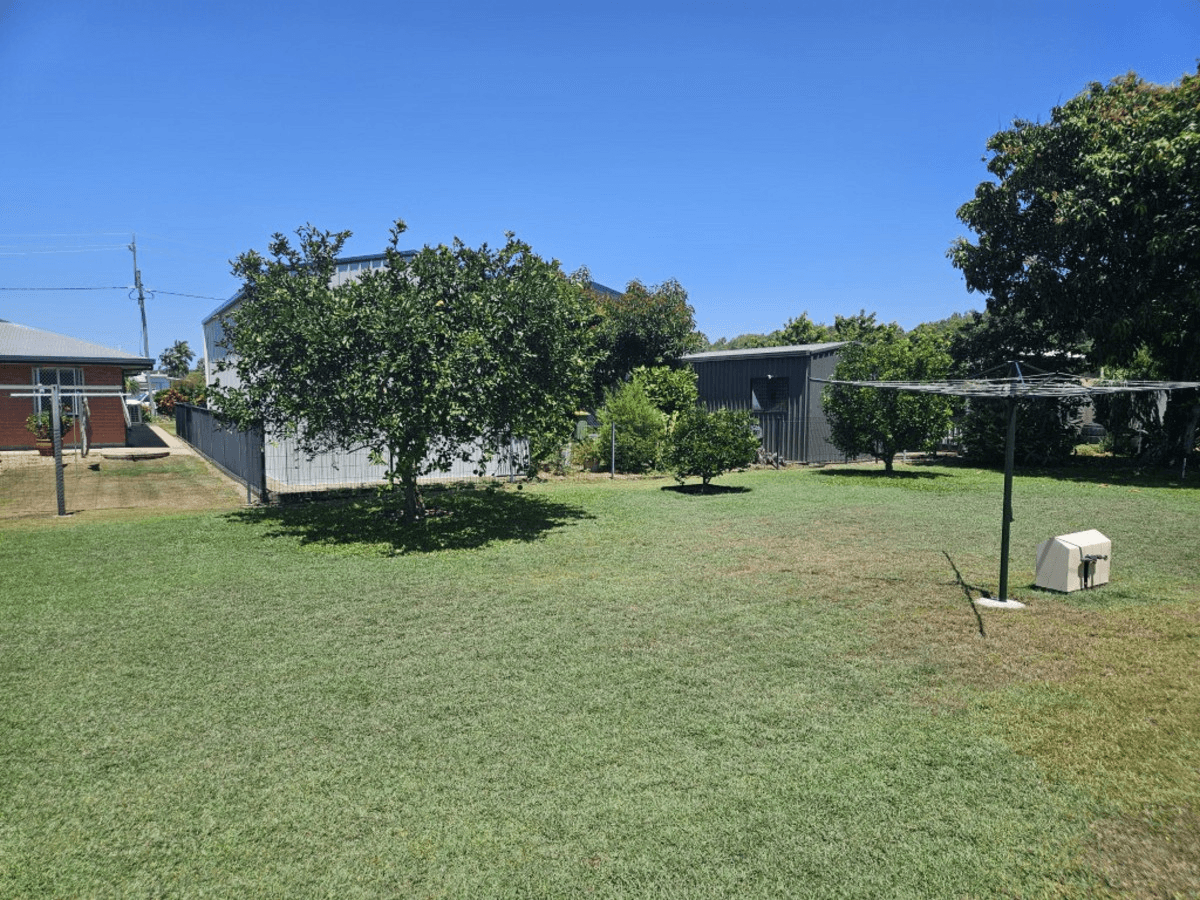 8 Herring Street, Taylors Beach, QLD 4850