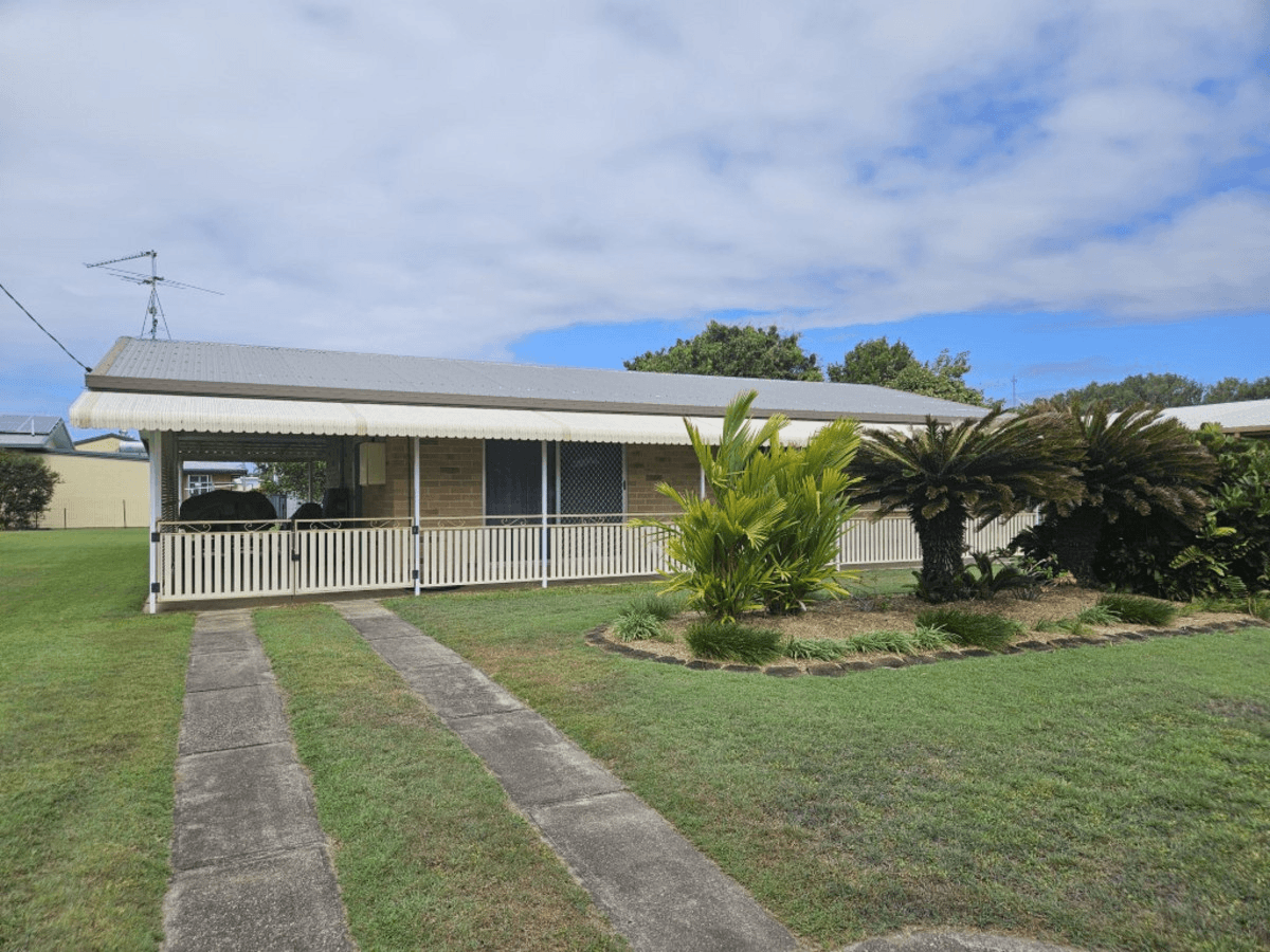 8 Herring Street, Taylors Beach, QLD 4850