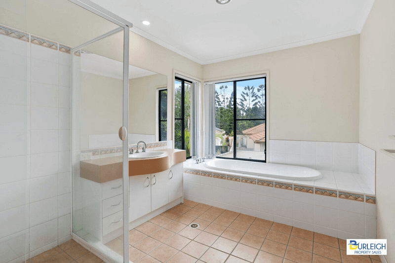 8 Tobago Court, Burleigh Waters, QLD 4220