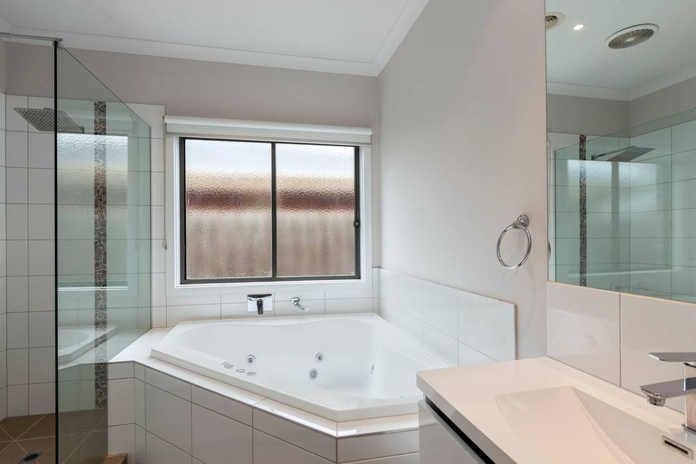 74 Dalray Crescent, Kurunjang, VIC 3337