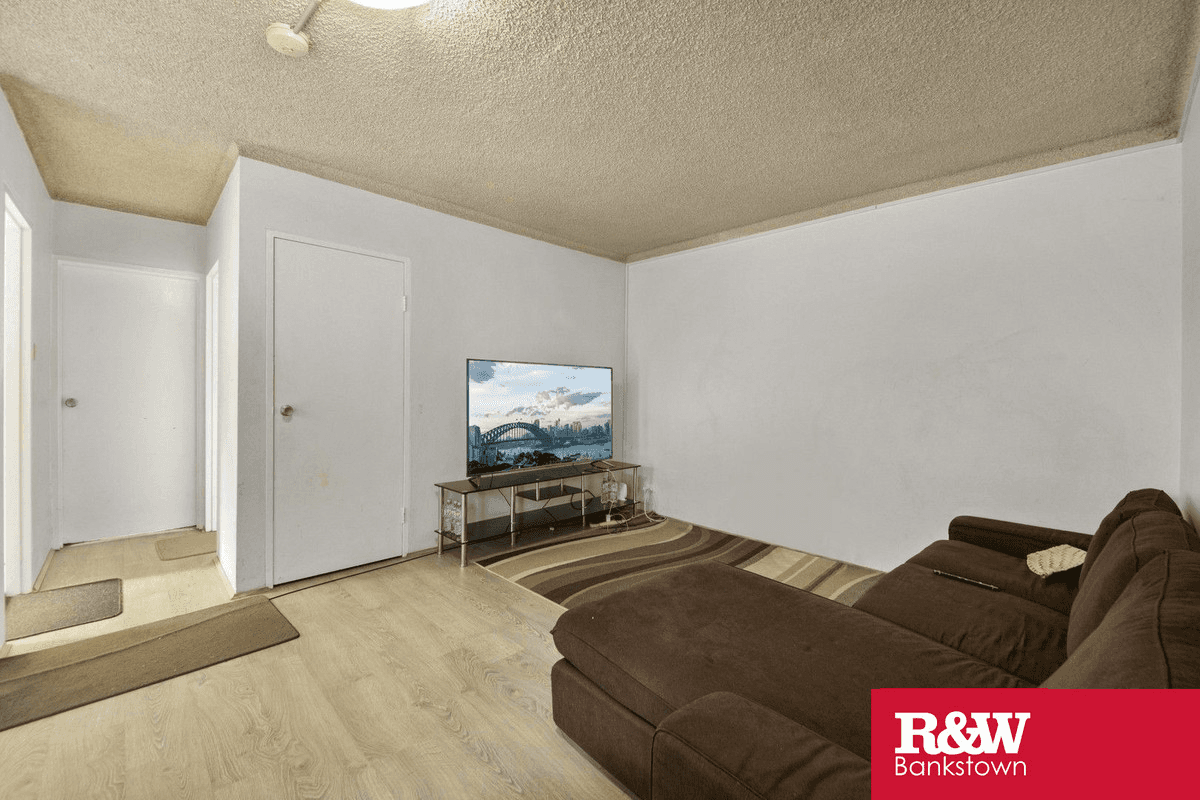 11/168 GREENACRE Road, Bankstown, NSW 2200
