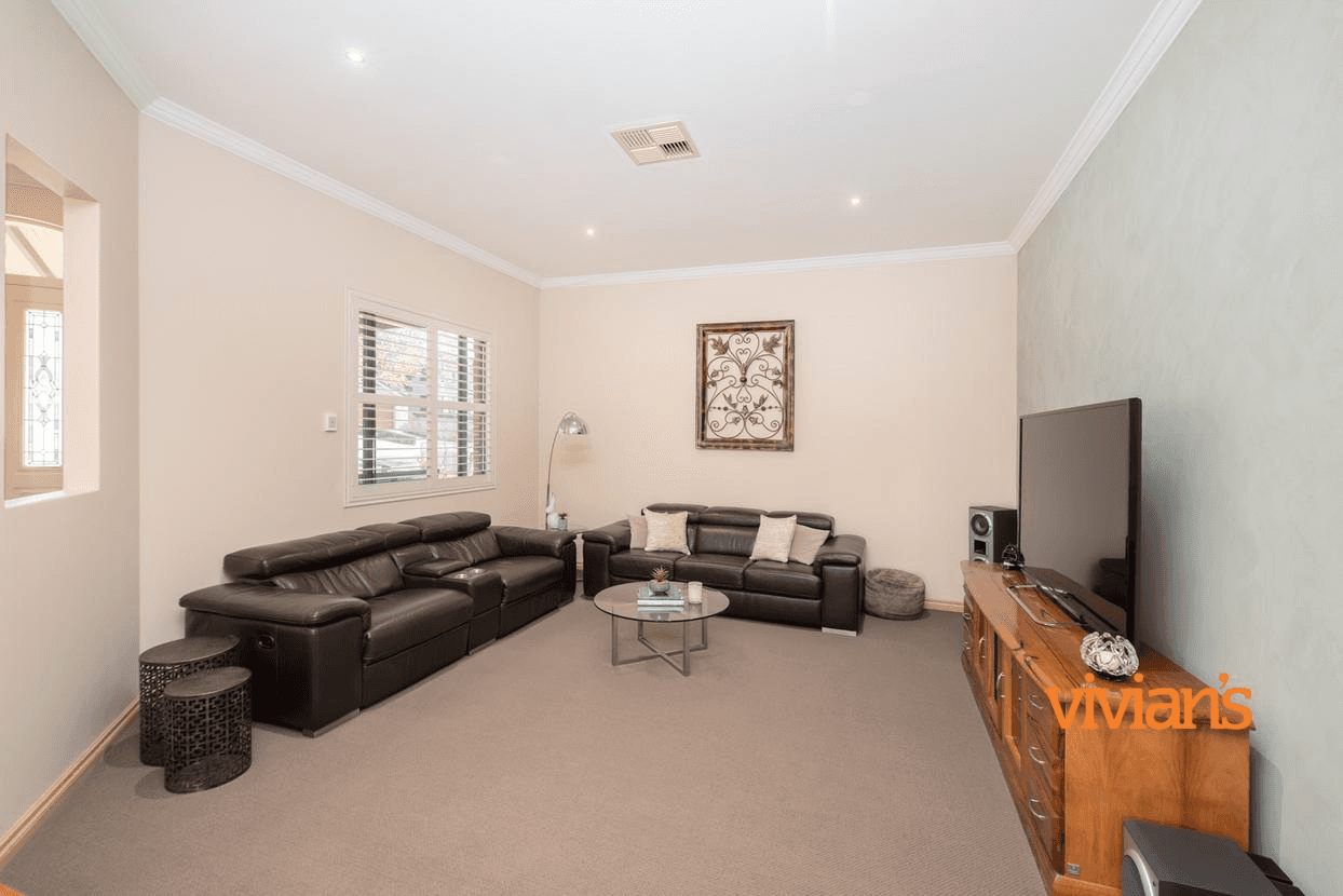 30 Samphire Road, CANNING VALE, WA 6155