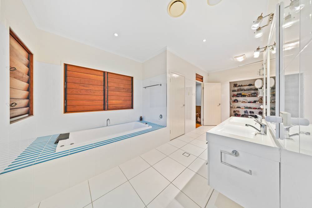 48 Toolara Road, TIN CAN BAY, QLD 4580