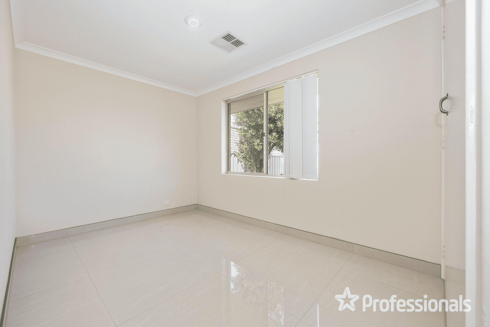 3 Pleasant Mews, MARANGAROO, WA 6064