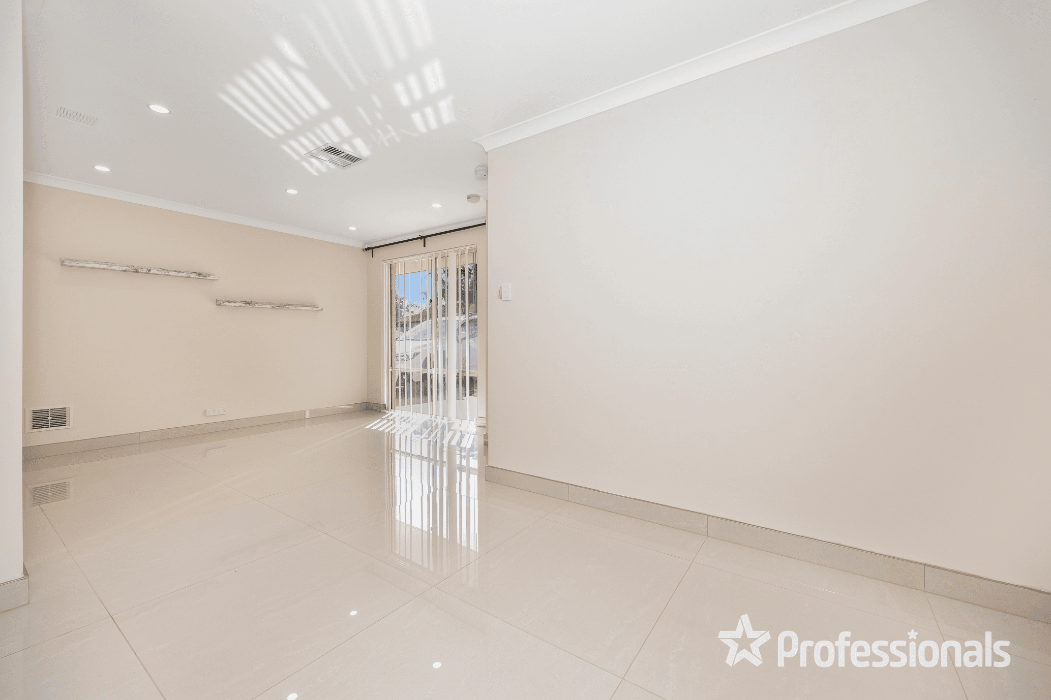 3 Pleasant Mews, MARANGAROO, WA 6064