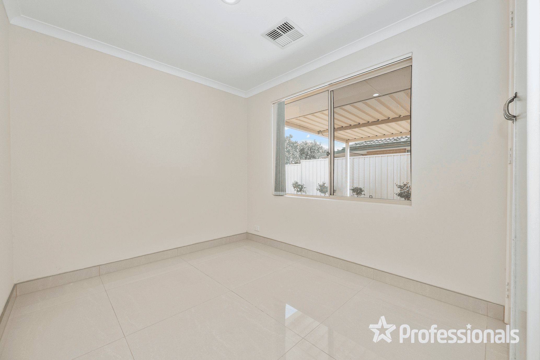 3 Pleasant Mews, MARANGAROO, WA 6064