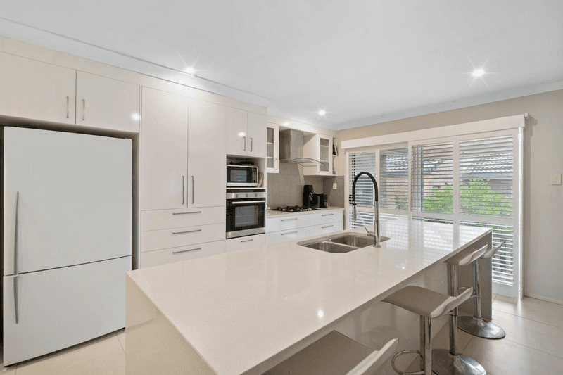 14 Hounslow Way, SEVENTEEN MILE ROCKS, QLD 4073