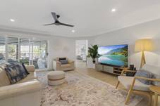 2 Edgeworth Place, HELENSVALE, QLD 4212