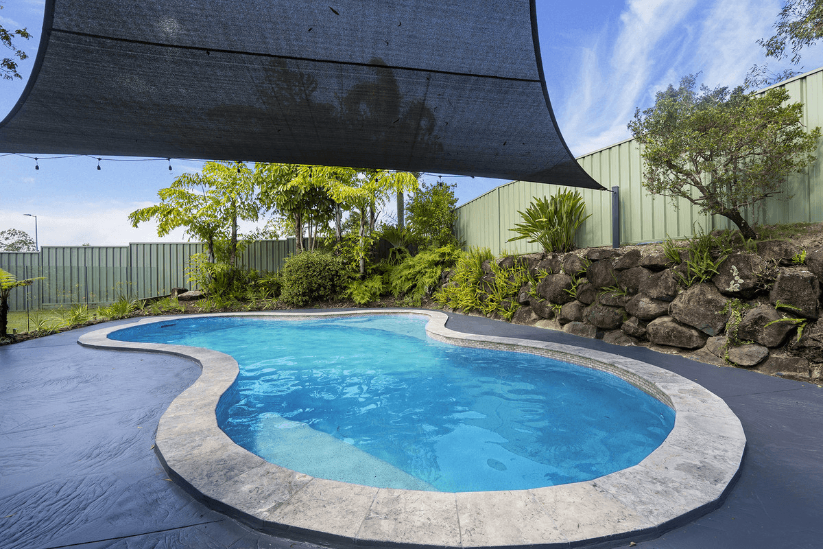 2 Edgeworth Place, HELENSVALE, QLD 4212