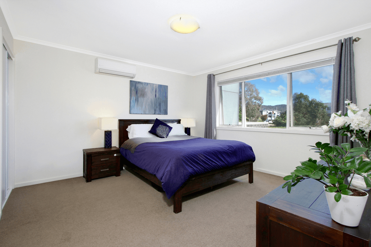 5/2 Ken Tribe Street, COOMBS, ACT 2611