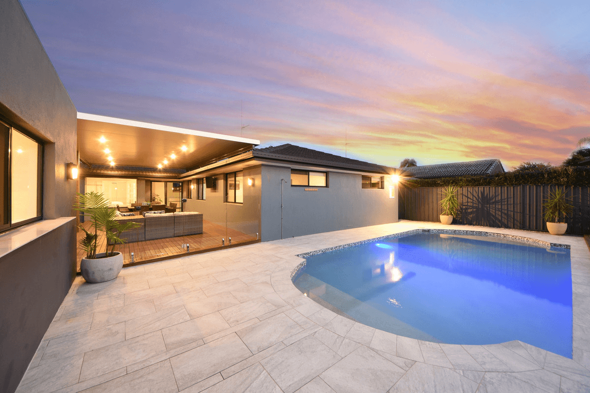 3 Avocet Avenue, BURLEIGH WATERS, QLD 4220