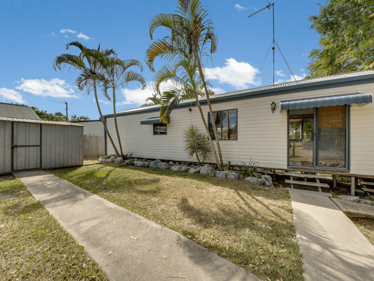 3 Alpine Avenue, BOYNE ISLAND, QLD 4680