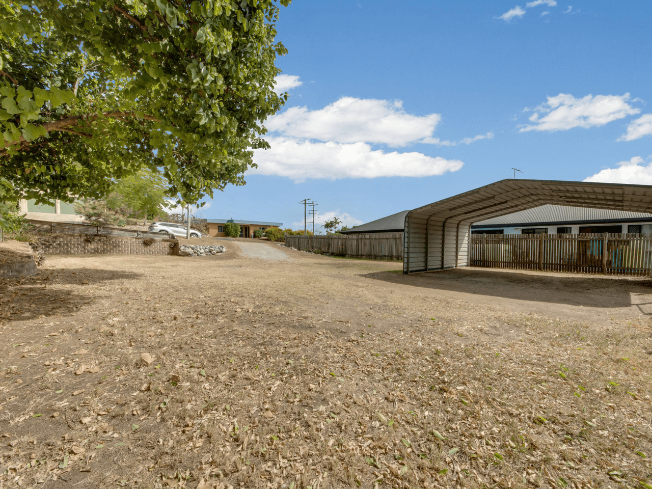 3 Alpine Avenue, BOYNE ISLAND, QLD 4680