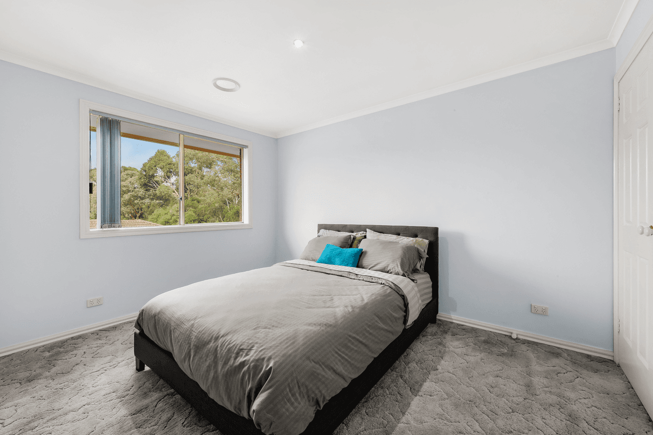 30 Armstrong Drive, ROWVILLE, VIC 3178