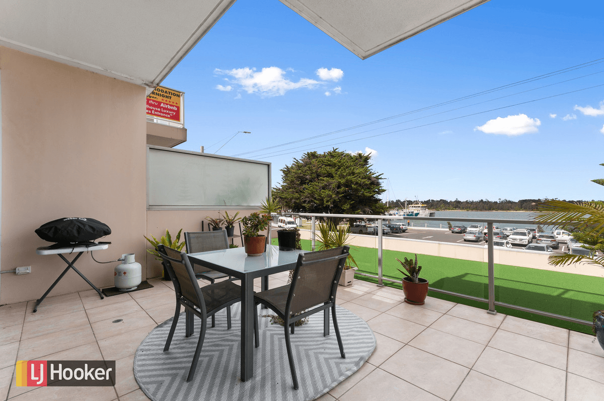 1/247 Esplanade, LAKES ENTRANCE, VIC 3909