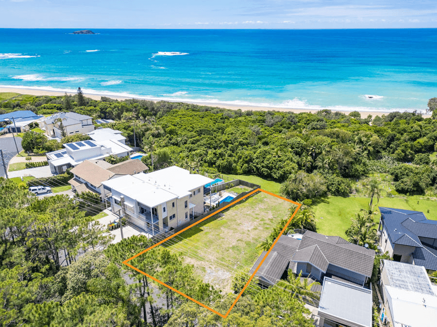 15 Sapphire Crescent, SAPPHIRE BEACH, NSW 2450