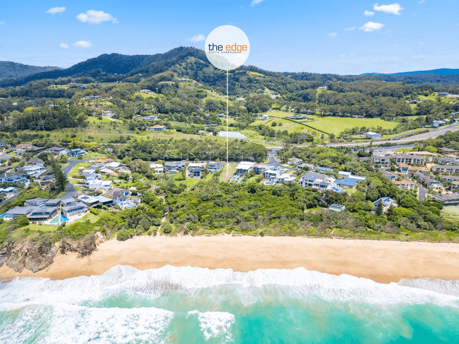 15 Sapphire Crescent, SAPPHIRE BEACH, NSW 2450