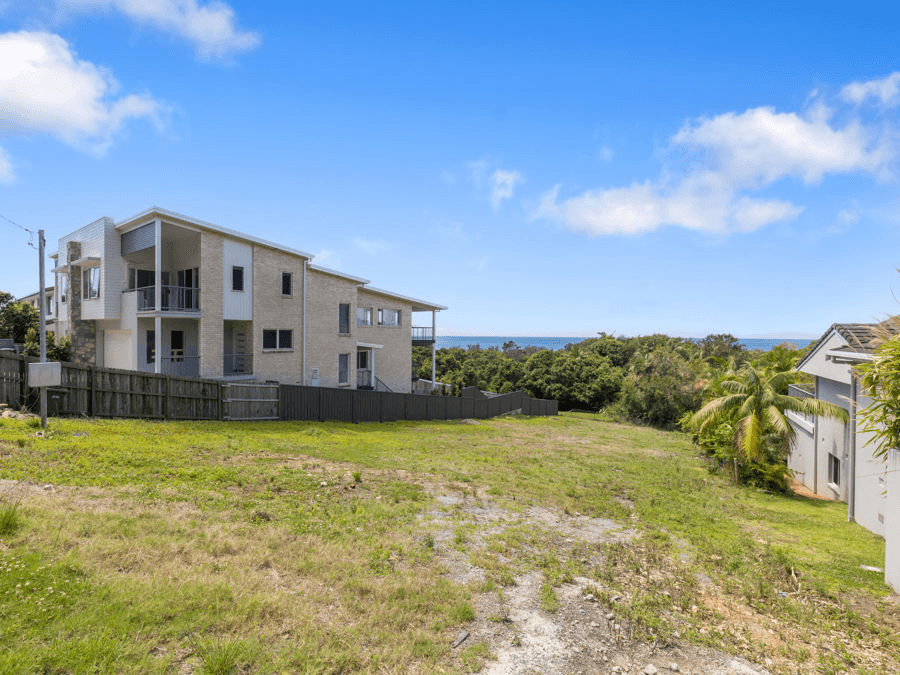 15 Sapphire Crescent, SAPPHIRE BEACH, NSW 2450