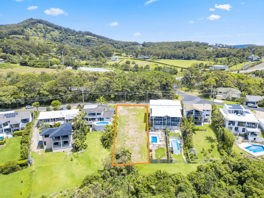 15 Sapphire Crescent, SAPPHIRE BEACH, NSW 2450