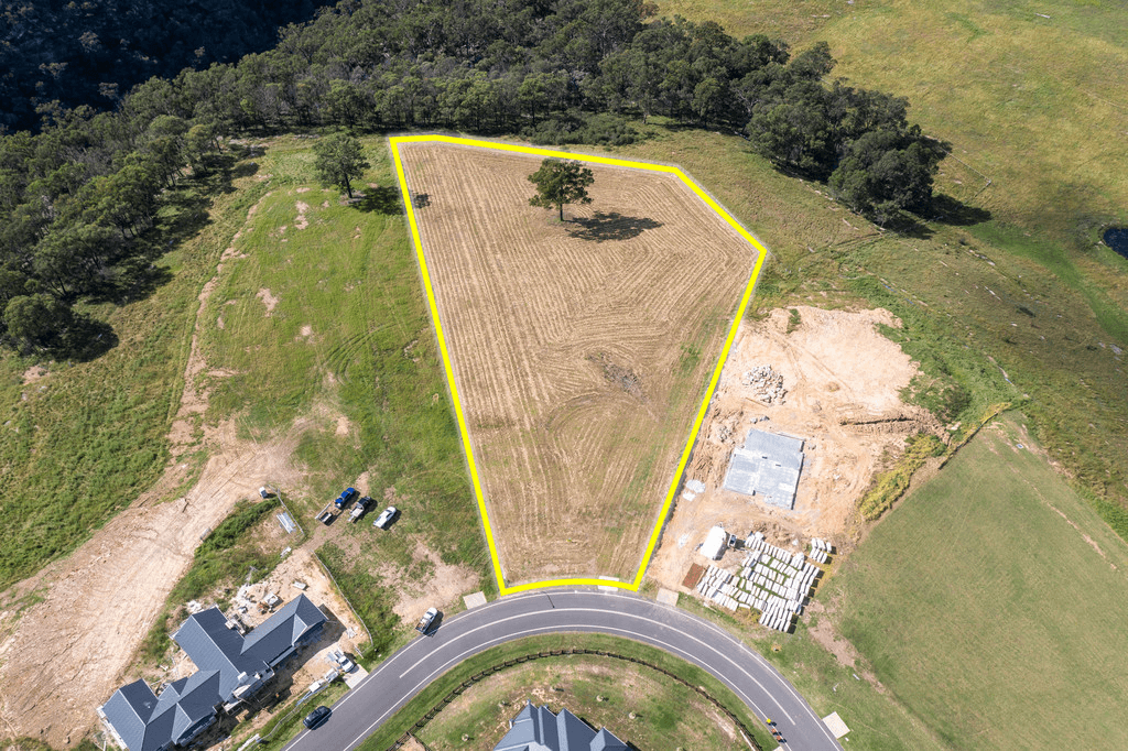 18 The Acres Way, TAHMOOR, NSW 2573