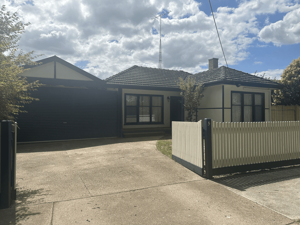 5 McMillan Street, MAFFRA, VIC 3860