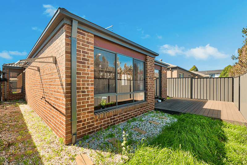 9 Rhinelander Close, CLYDE NORTH, VIC 3978