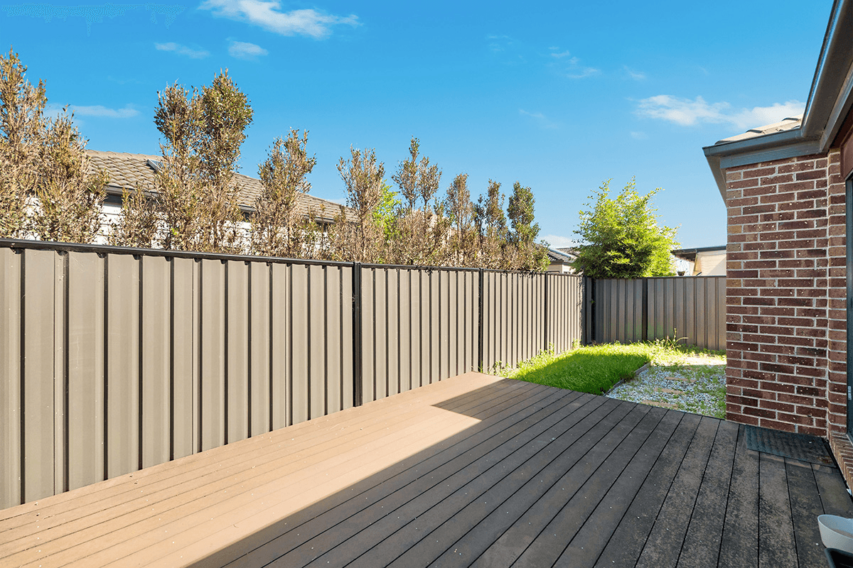 9 Rhinelander Close, CLYDE NORTH, VIC 3978