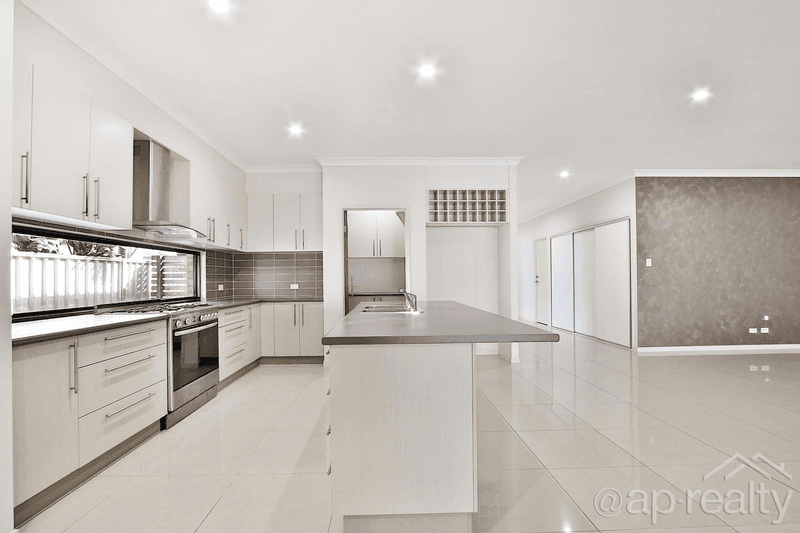 18 Wilohurst Drive, Redland Bay, QLD 4165