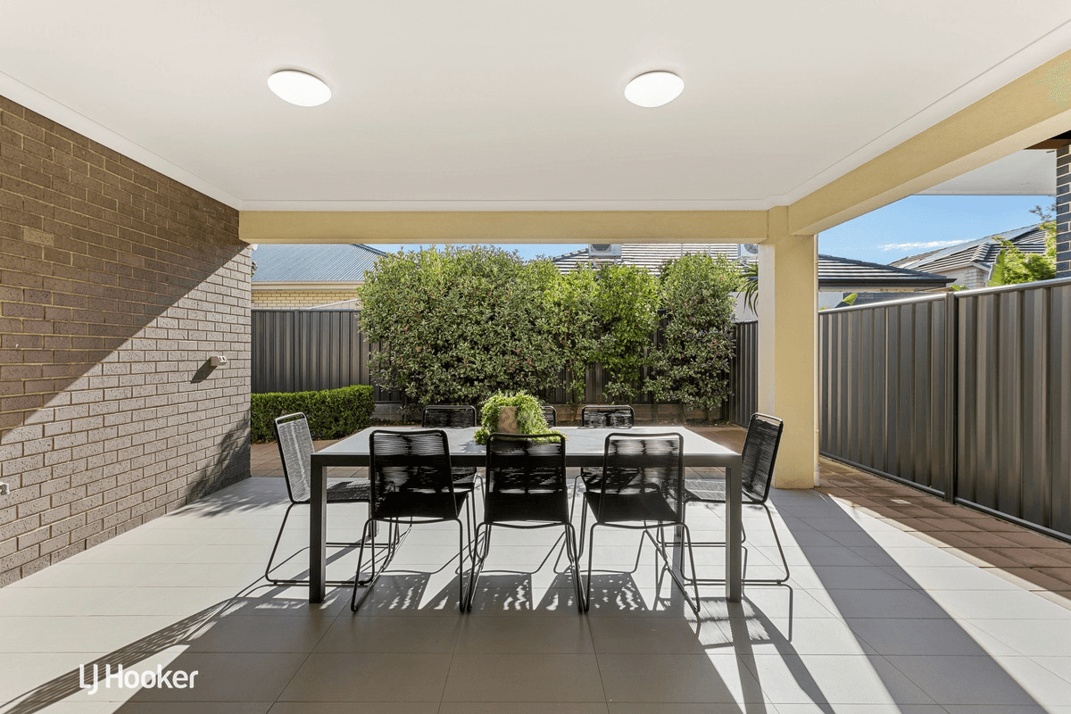 18 Rozells Avenue, LIGHTSVIEW, SA 5085