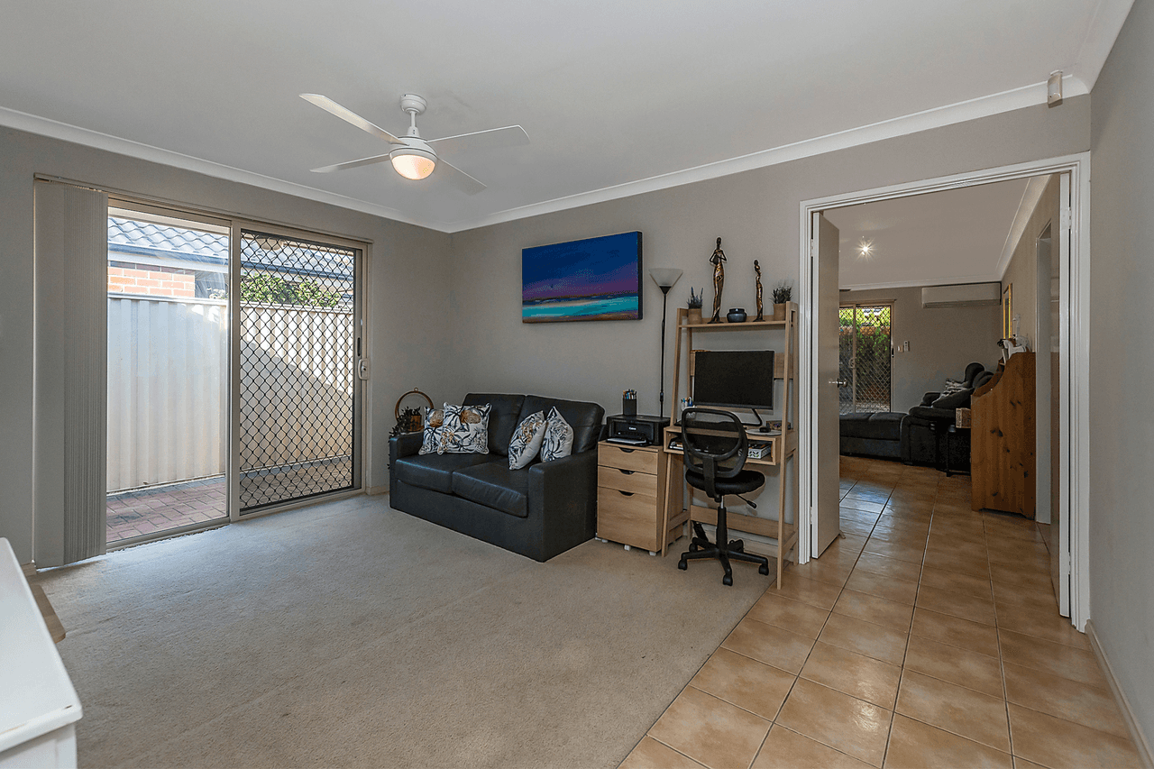 1 Riaza Parkway, PORT KENNEDY, WA 6172