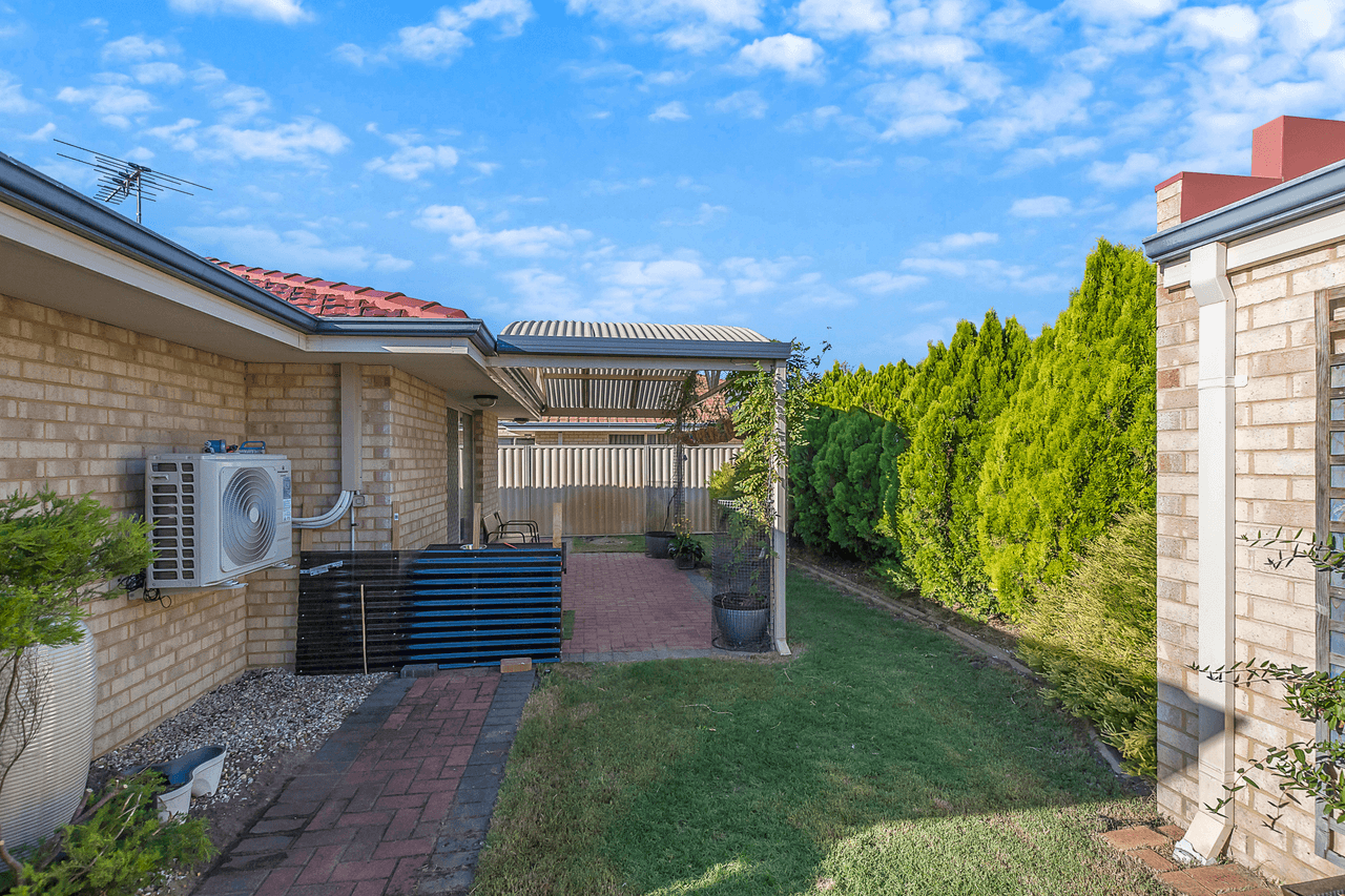 1 Riaza Parkway, PORT KENNEDY, WA 6172