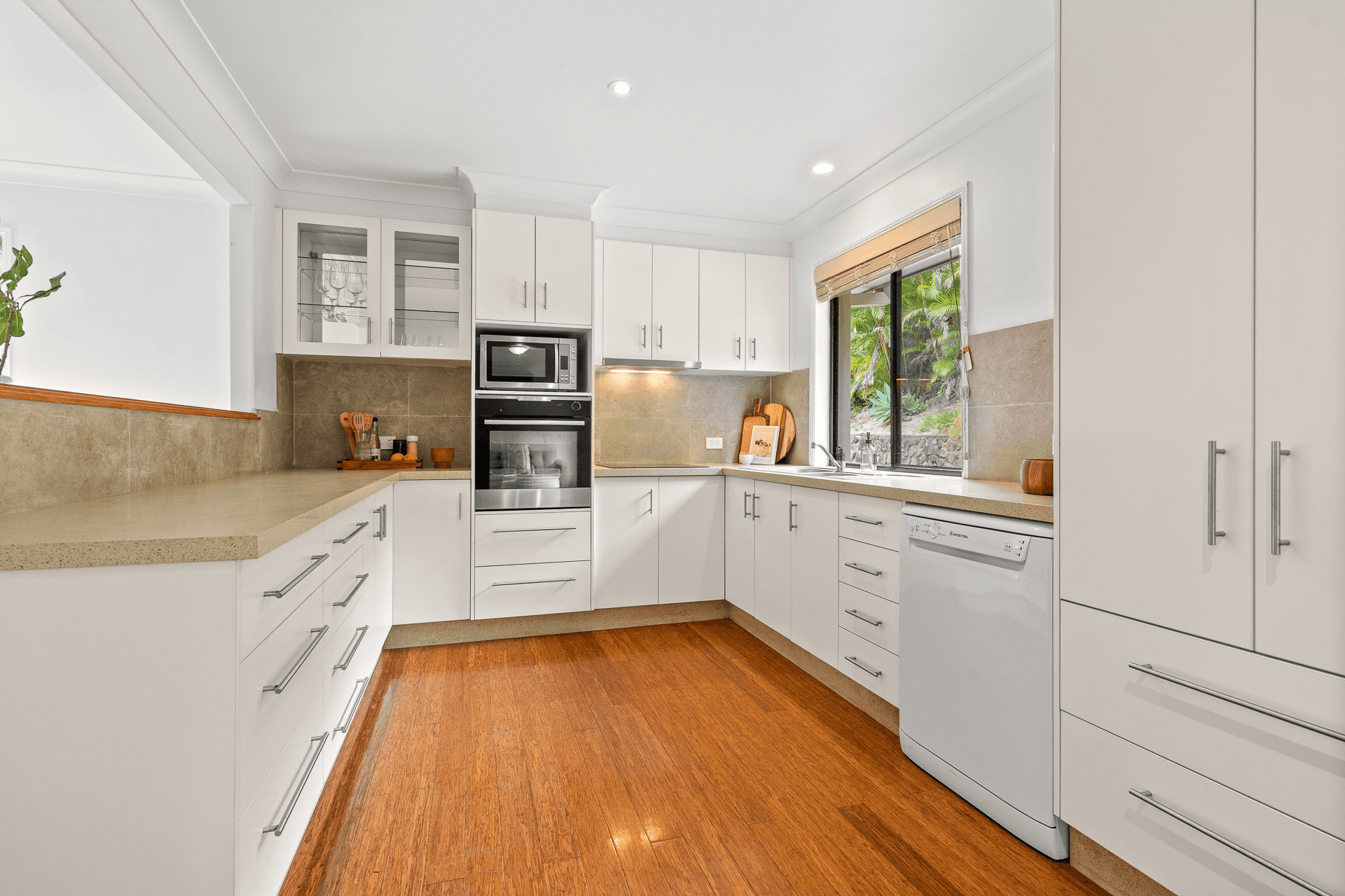 42 Whispering Valley Drive, Richmond Hill, NSW 2480