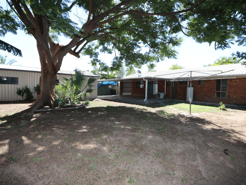 22 Staal Crescent, EMERALD, QLD 4720