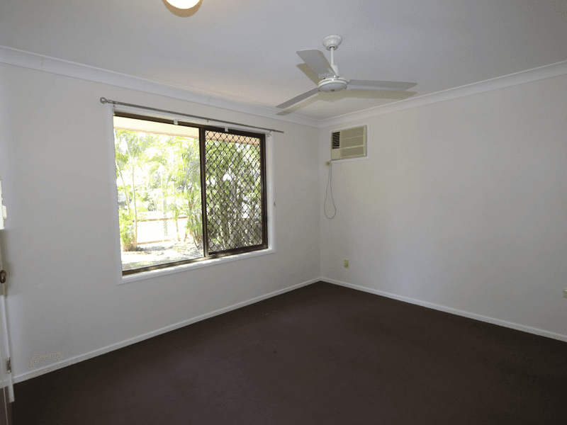 22 Staal Crescent, EMERALD, QLD 4720