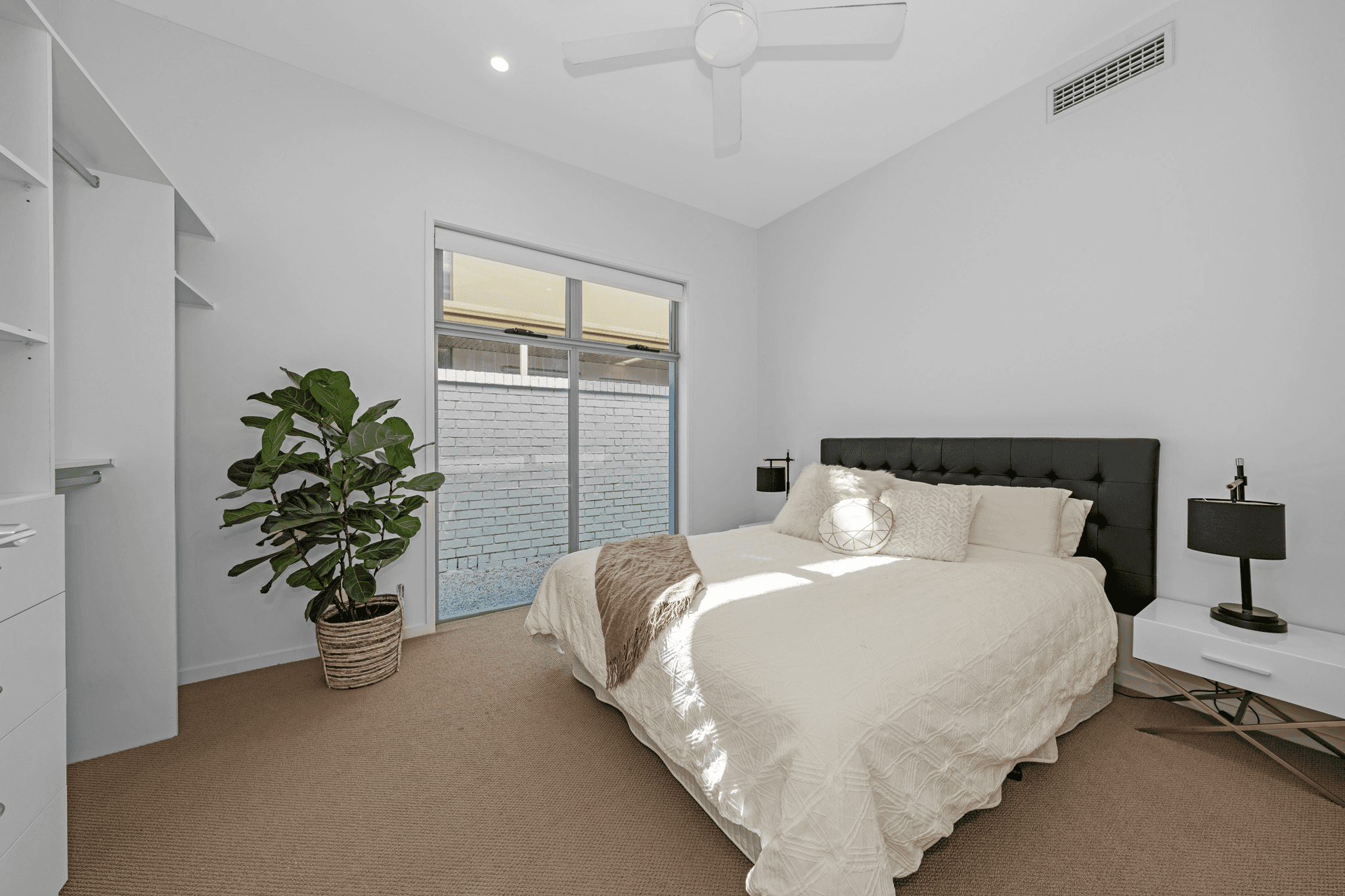 2/34 Sailaway Street, Mermaid Waters, QLD 4218